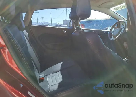 2016 Ford Fiesta Titanium z USA, uszkodzony, nr VIN 3FADP4FJ3GM120182